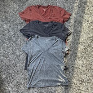 Universal Thread Women's V-Neck T-Shirt Trio - Rust, Charcoal, Heather Gray